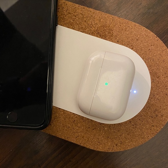 IKEA triple wireless charger - Picture 3 of 11